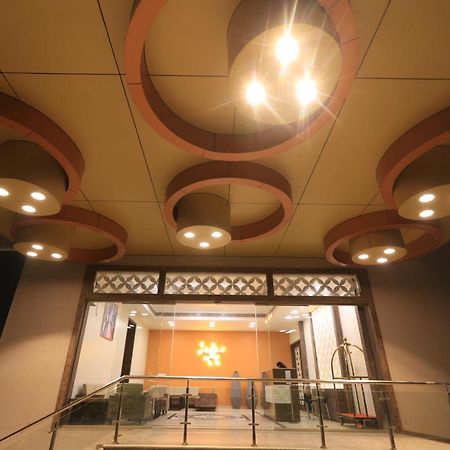 Apricot Hotel , อาเมดาบัด ภายนอก รูปภาพ
