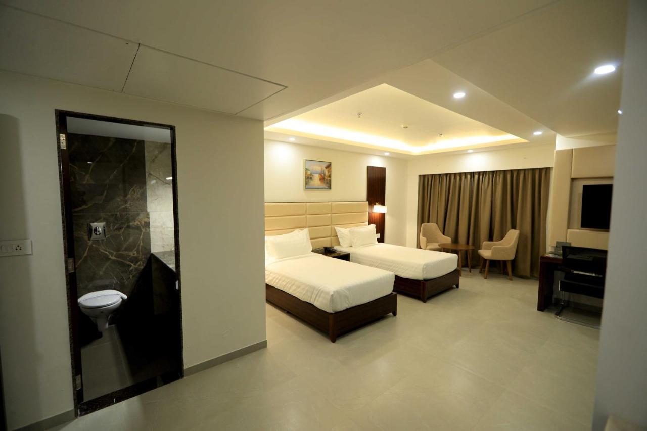 Apricot Hotel , อาเมดาบัด ภายนอก รูปภาพ
