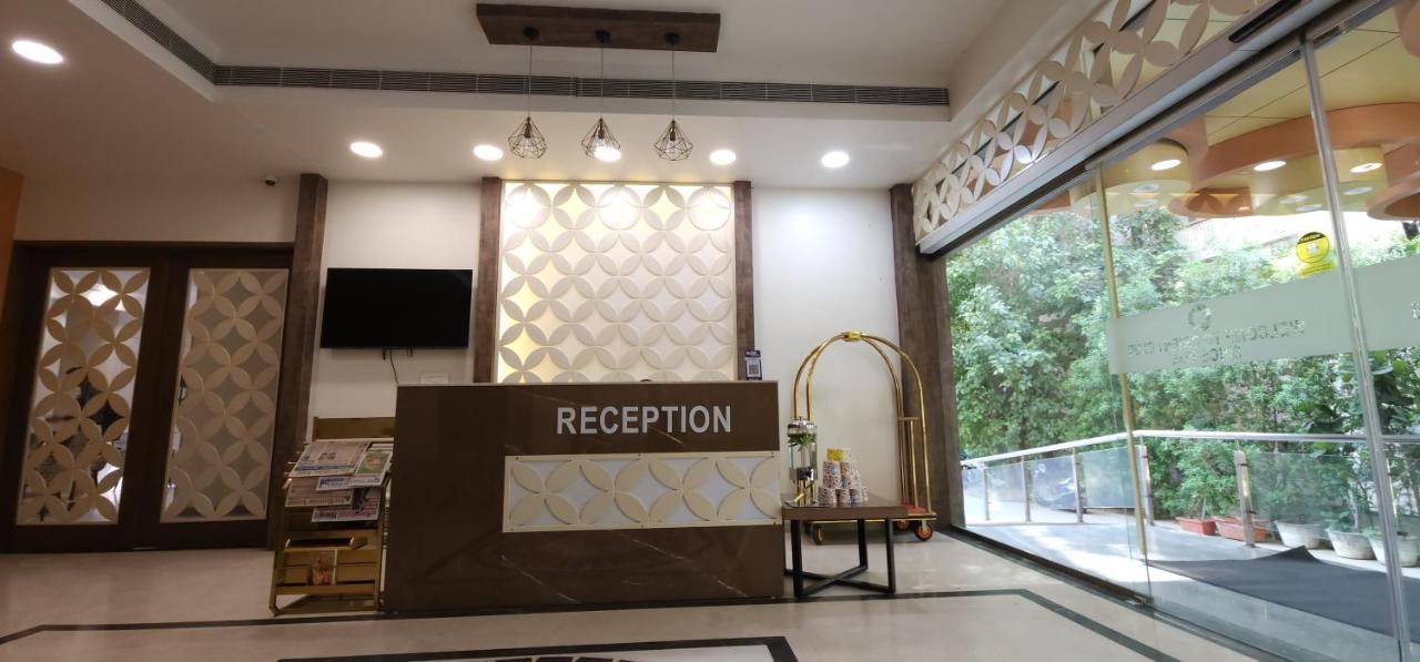 Apricot Hotel , อาเมดาบัด ภายนอก รูปภาพ