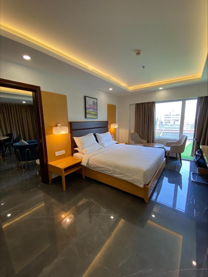 Apricot Hotel , อาเมดาบัด ภายนอก รูปภาพ
