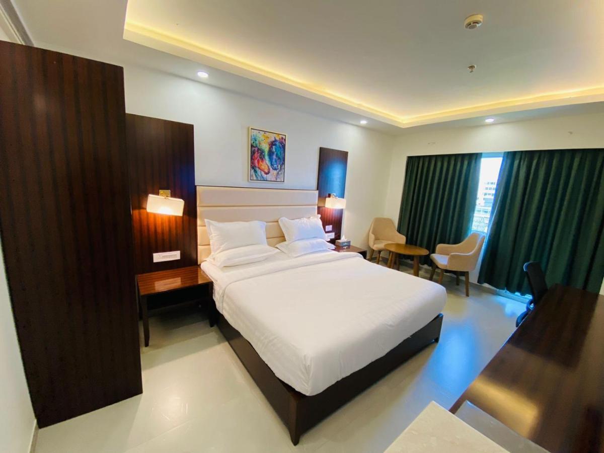 Apricot Hotel , อาเมดาบัด ภายนอก รูปภาพ